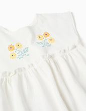 Carregar imagem no visualizador da galeria, T-shirt com flores + calções de ganga para bebé menina, branco/azul