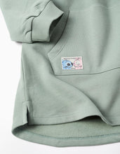 Carregar imagem no visualizador da galeria, Vestido cardado com capuz e estampado Stitch para menina, verde-claro