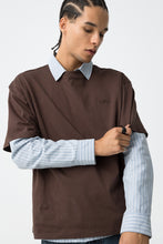 Carregar imagem no visualizador da galeria, T-shirt oversize castanho
