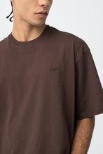 Carregar imagem no visualizador da galeria, T-shirt oversize castanho
