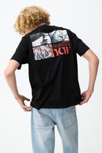 Carregar imagem no visualizador da galeria, T-shirt Preta Estampada

