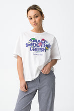 Carregar imagem no visualizador da galeria, T-shirt oversize branca estampada
