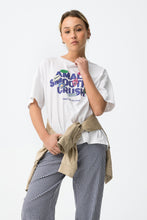 Carregar imagem no visualizador da galeria, T-shirt oversize branca estampada
