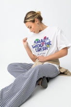 Carregar imagem no visualizador da galeria, T-shirt oversize branca estampada
