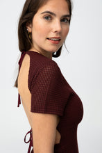 Carregar imagem no visualizador da galeria, Vestido slim em tom cor-de-vinho
