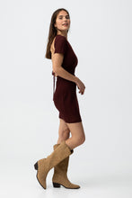 Carregar imagem no visualizador da galeria, Vestido slim em tom cor-de-vinho

