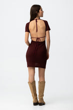 Carregar imagem no visualizador da galeria, Vestido slim em tom cor-de-vinho
