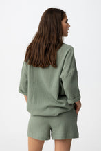 Carregar imagem no visualizador da galeria, Camisa oversize verde manga curta
