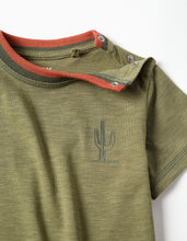 Carregar imagem no visualizador da galeria, T-shirt de algodão com cacto bordado para bebé menino, verde-escuro
