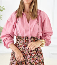 Carregar imagem no visualizador da galeria, BLUSA MIA ROSA
