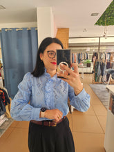 Carregar imagem no visualizador da galeria, Camisa Bordada Azul
