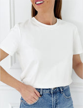 Carregar imagem no visualizador da galeria, T-Shirt Branca

