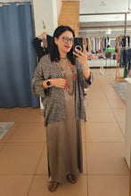 Carregar imagem no visualizador da galeria, Vestido Acetinado Taupe
