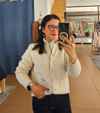 Carregar imagem no visualizador da galeria, Casaco Malha Bege
