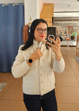 Carregar imagem no visualizador da galeria, Casaco Malha Bege
