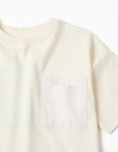 Carregar imagem no visualizador da galeria, T-shirt de algodão bege com bolso para menino
