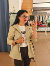 Carregar imagem no visualizador da galeria, Parka Bege
