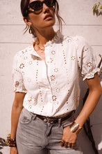 Carregar imagem no visualizador da galeria, Blusa Bordada
