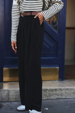 Carregar imagem no visualizador da galeria, Calça Preta
