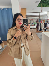 Carregar imagem no visualizador da galeria, Parka Bege
