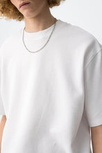 Carregar imagem no visualizador da galeria, T-shirt oversize branca

