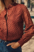 Carregar imagem no visualizador da galeria, Blusa Margaridas Tijolo
