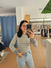 Carregar imagem no visualizador da galeria, Camisola Malha
