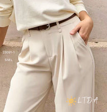 Carregar imagem no visualizador da galeria, Calça
