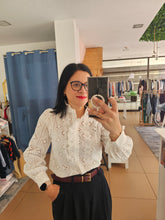 Carregar imagem no visualizador da galeria, Camisa Bordada
