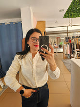 Carregar imagem no visualizador da galeria, Camisa Bordada
