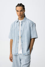 Carregar imagem no visualizador da galeria, Camisa Oversize Azul
