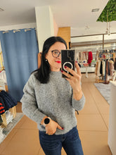 Carregar imagem no visualizador da galeria, Camisola Malha
