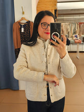 Carregar imagem no visualizador da galeria, Casaco Malha Bege
