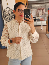 Carregar imagem no visualizador da galeria, Blusa Margaridas
