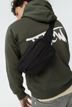 Carregar imagem no visualizador da galeria, Sweatshirt Verde Rapaz
