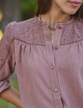Carregar imagem no visualizador da galeria, Blusa Rosa
