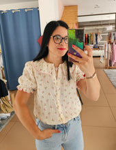 Carregar imagem no visualizador da galeria, Blusa Florida
