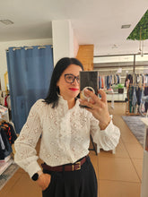 Carregar imagem no visualizador da galeria, Camisa Bordada
