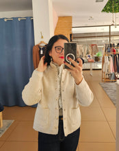 Carregar imagem no visualizador da galeria, Casaco Malha Bege
