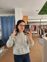 Carregar imagem no visualizador da galeria, Camisola Malha com Lantejoulas
