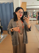 Carregar imagem no visualizador da galeria, Vestido Acetinado Taupe
