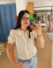 Carregar imagem no visualizador da galeria, Blusa Florida

