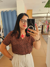 Carregar imagem no visualizador da galeria, Blusa Print Animal
