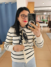 Carregar imagem no visualizador da galeria, Casaco Malha Riscas
