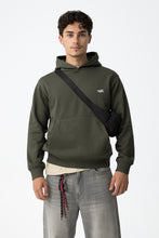 Carregar imagem no visualizador da galeria, Sweatshirt Verde Rapaz
