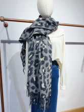 Carregar imagem no visualizador da galeria, Cachecol
