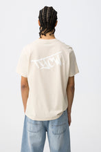 Carregar imagem no visualizador da galeria, T-shirt bege regular fit
