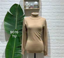 Carregar imagem no visualizador da galeria, Camisola Gola Alta
