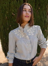 Carregar imagem no visualizador da galeria, Camisa Bordada
