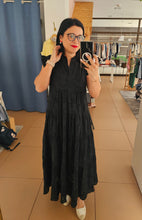 Carregar imagem no visualizador da galeria, Vestido em Bordado Inglês Preto
